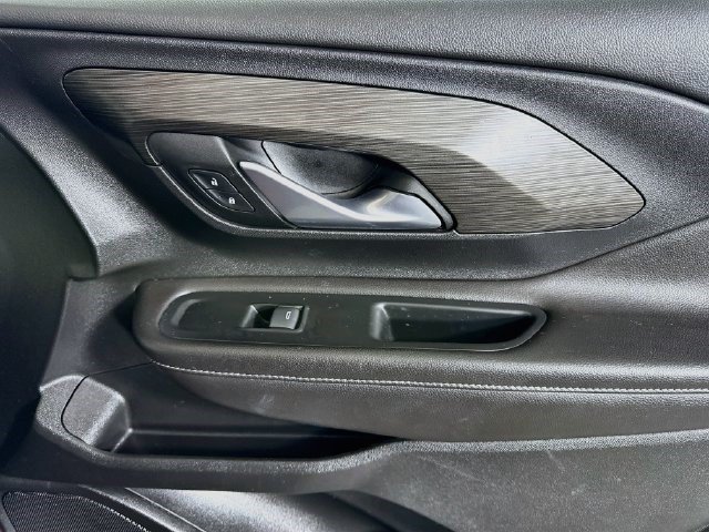 Used 2022 GMC Terrain SLE w/ Driver Convenience Package FWD image 30