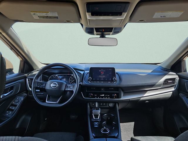 Used 2025 Nissan Rogue SV AWD/4WD image 12