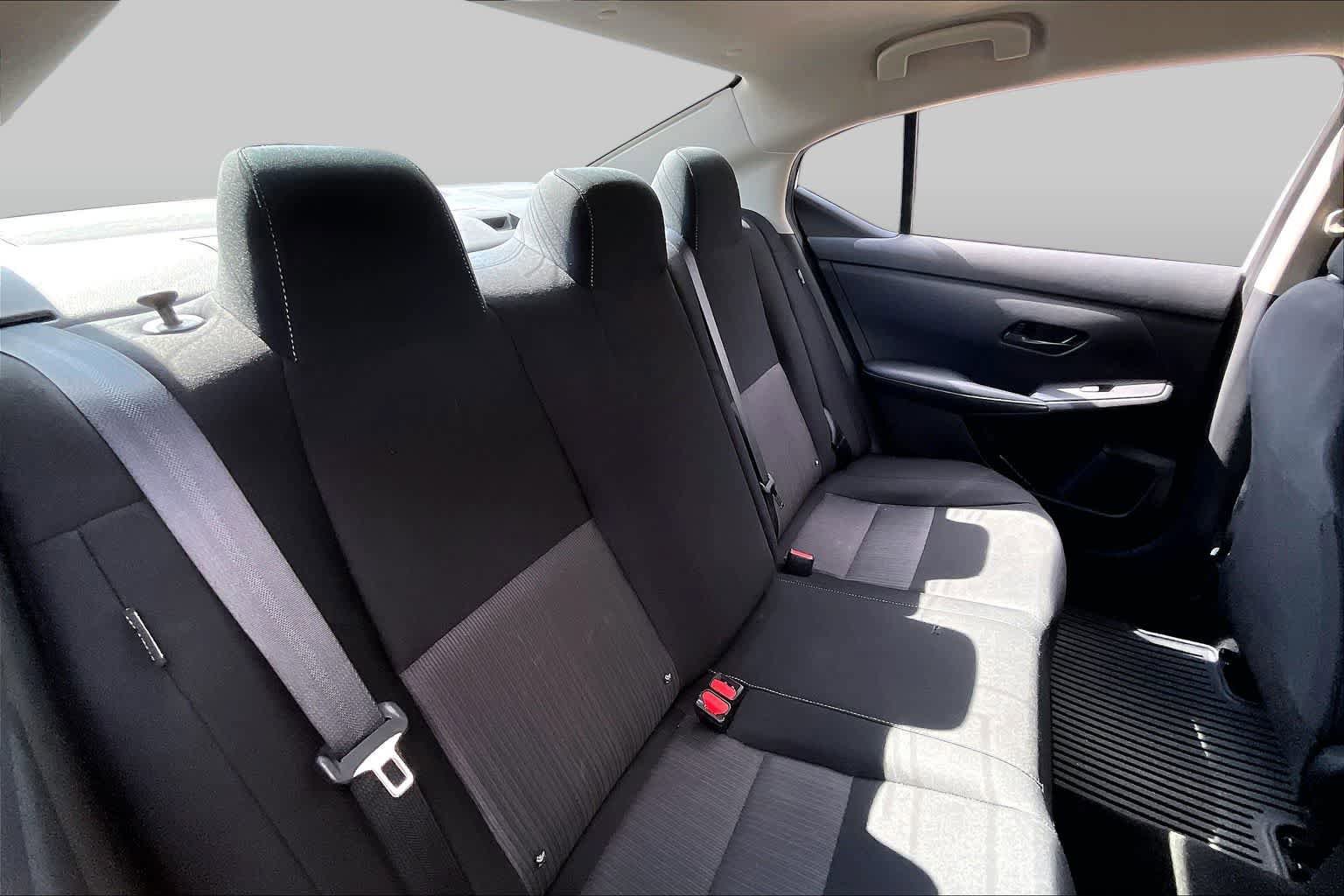 Used 2024 Nissan Sentra SV FWD image 19