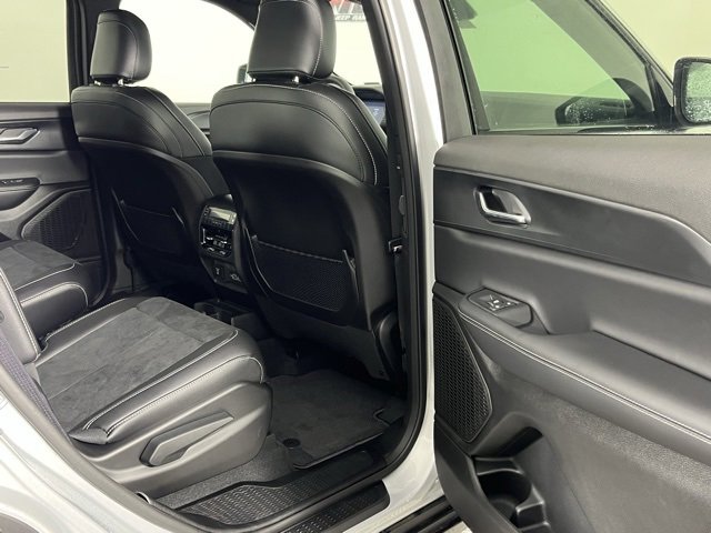 New 2025 Jeep Grand Cherokee L Altitude image 31