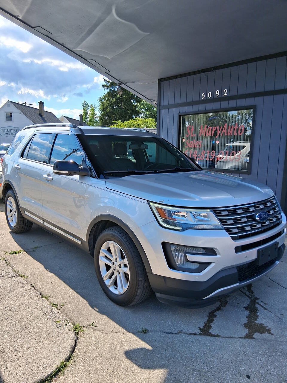 Used 2017 Ford Explorer XLT w/ Equipment Group 202A