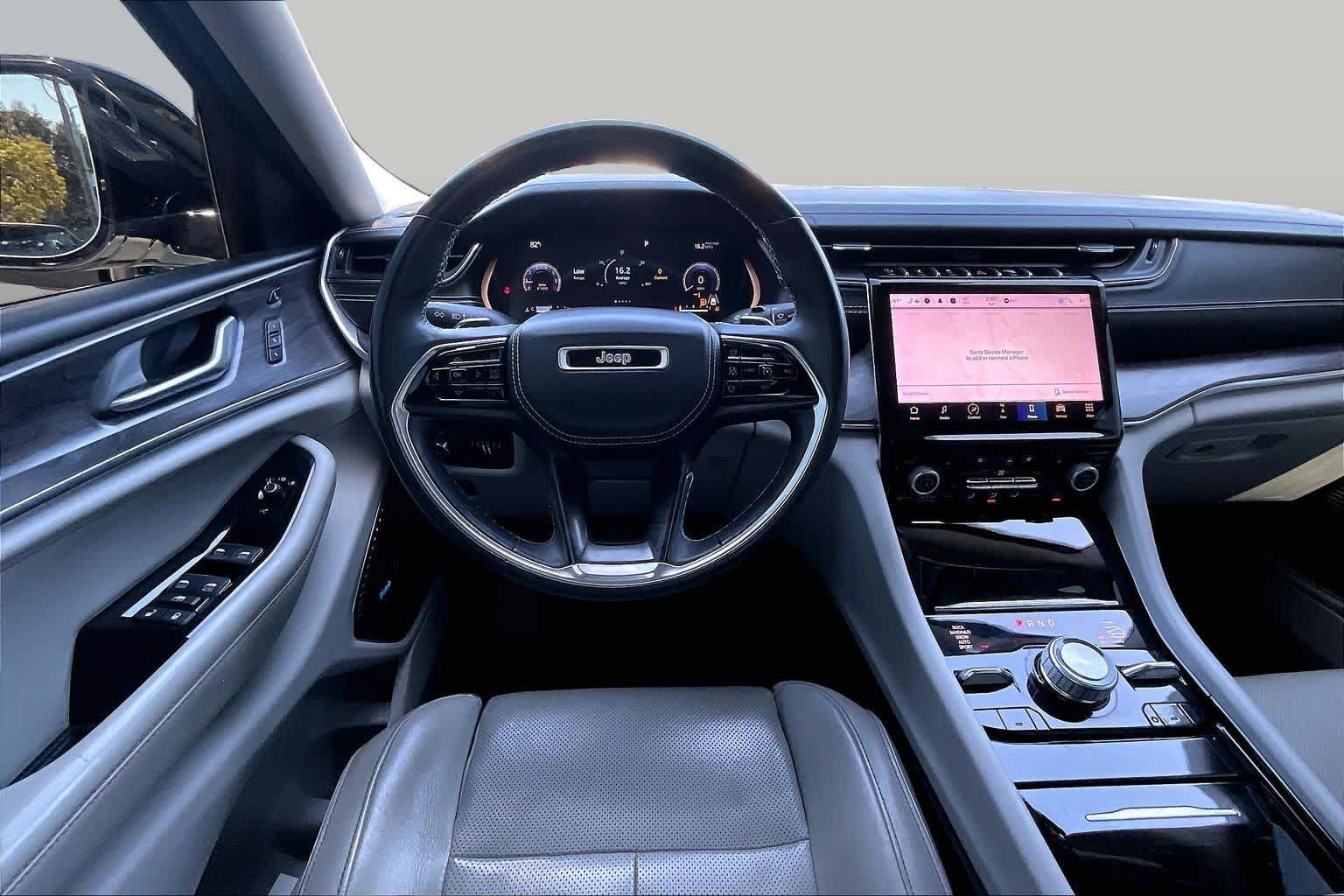 Used 2022 Jeep Grand Cherokee L Overland w/ Luxury Tech Group IV AWD/4WD image 5