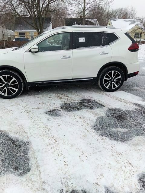 Used 2020 Nissan Rogue SL image 2