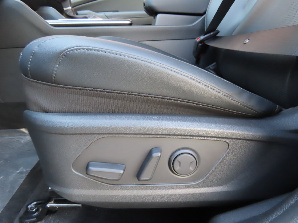New 2026 Kia Sportage EX w/ EX Panorama Roof Package FWD image 9