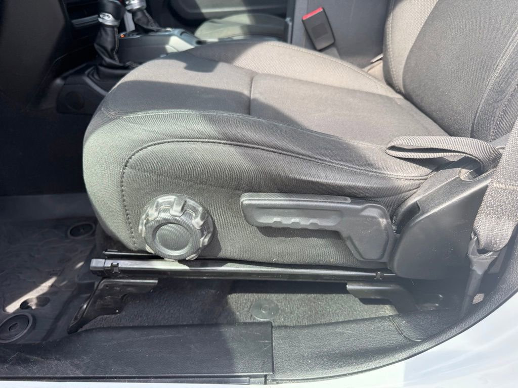 Used 2020 Jeep Gladiator Overland w/ Trailer Tow Package AWD/4WD image 16