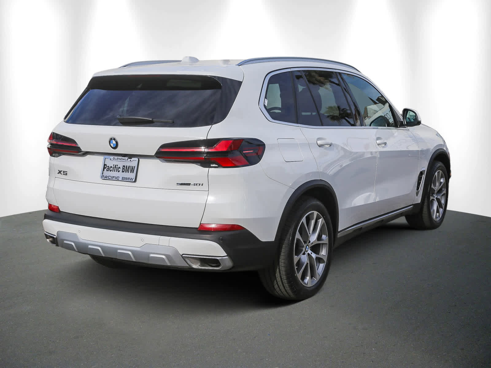 Certified 2024 BMW X5 sDrive40i w/ Premium Package image 6