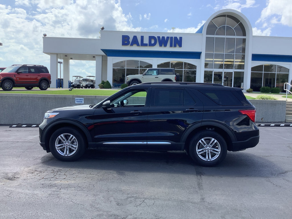 Used 2022 Ford Explorer XLT image 4