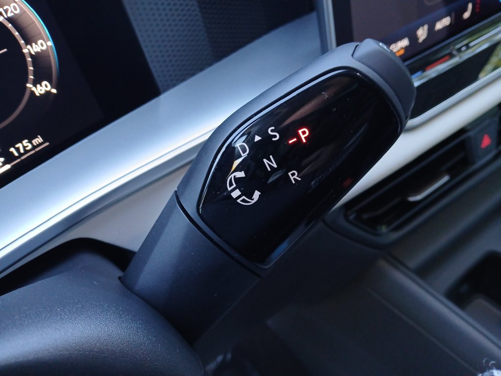 New 2027 Volkswagen Tiguan SE FWD image 23