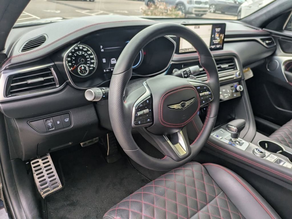 Used 2025 Genesis G70 3.3T Advanced w/ Sport Prestige Package image 9