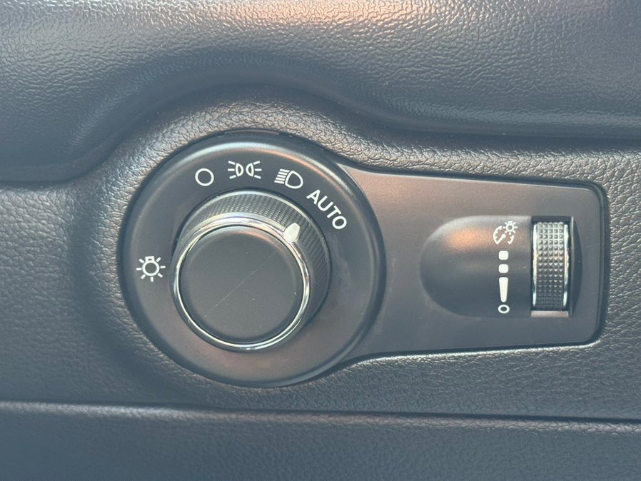 Used 2024 Dodge Durango GT image 8
