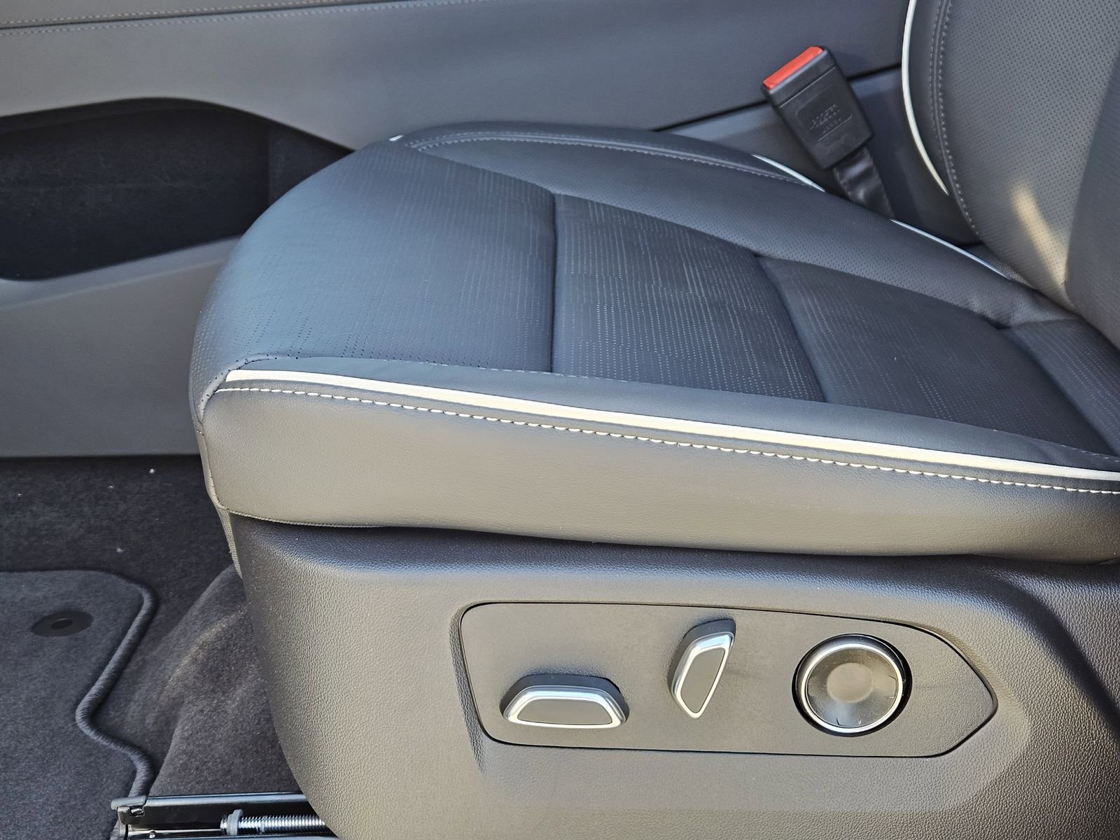 New 2026 Cadillac Escalade ESV Sport w/ Touring Package image 25