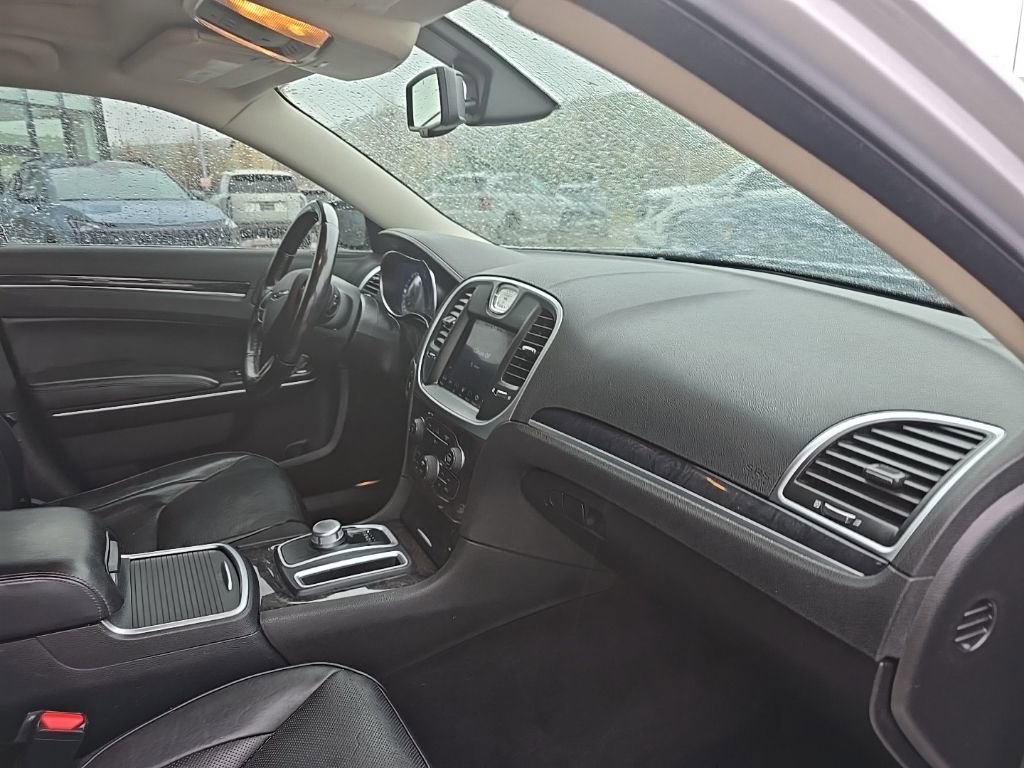 Used 2020 Chrysler 300 Limited AWD/4WD image 8