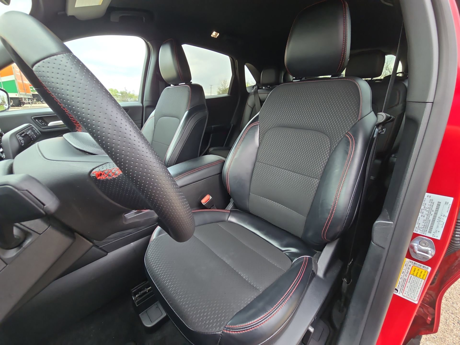 Certified 2025 Ford Escape ST-Line Select AWD/4WD image 11
