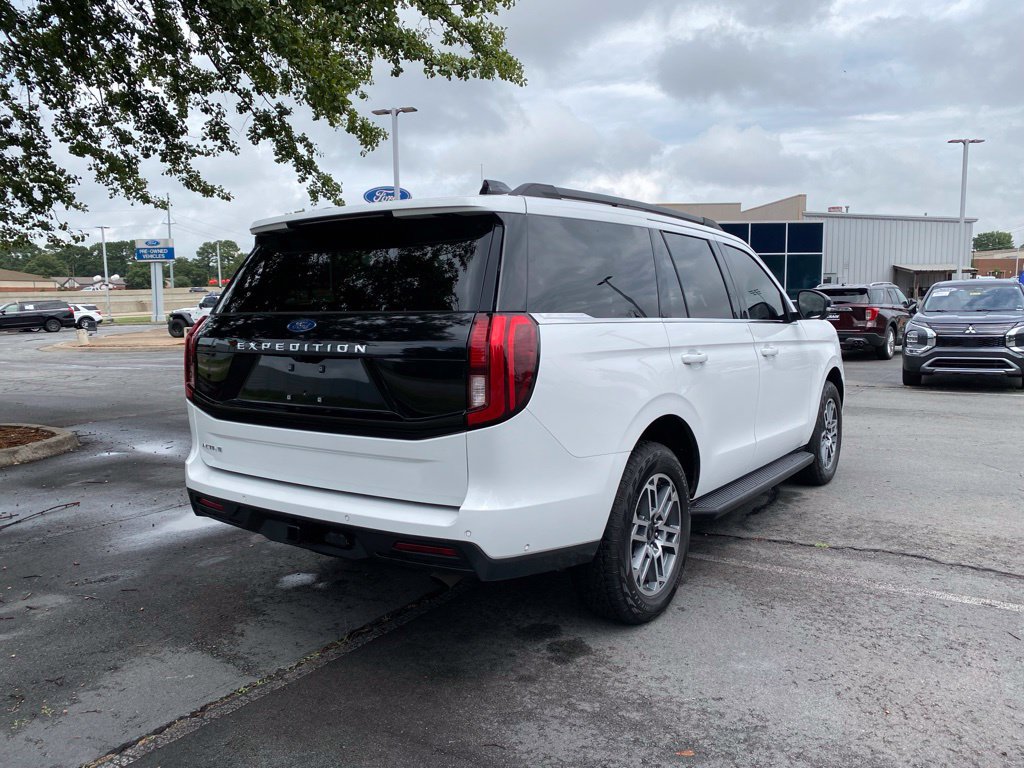 Certified 2025 Ford Expedition Active AWD/4WD image 7