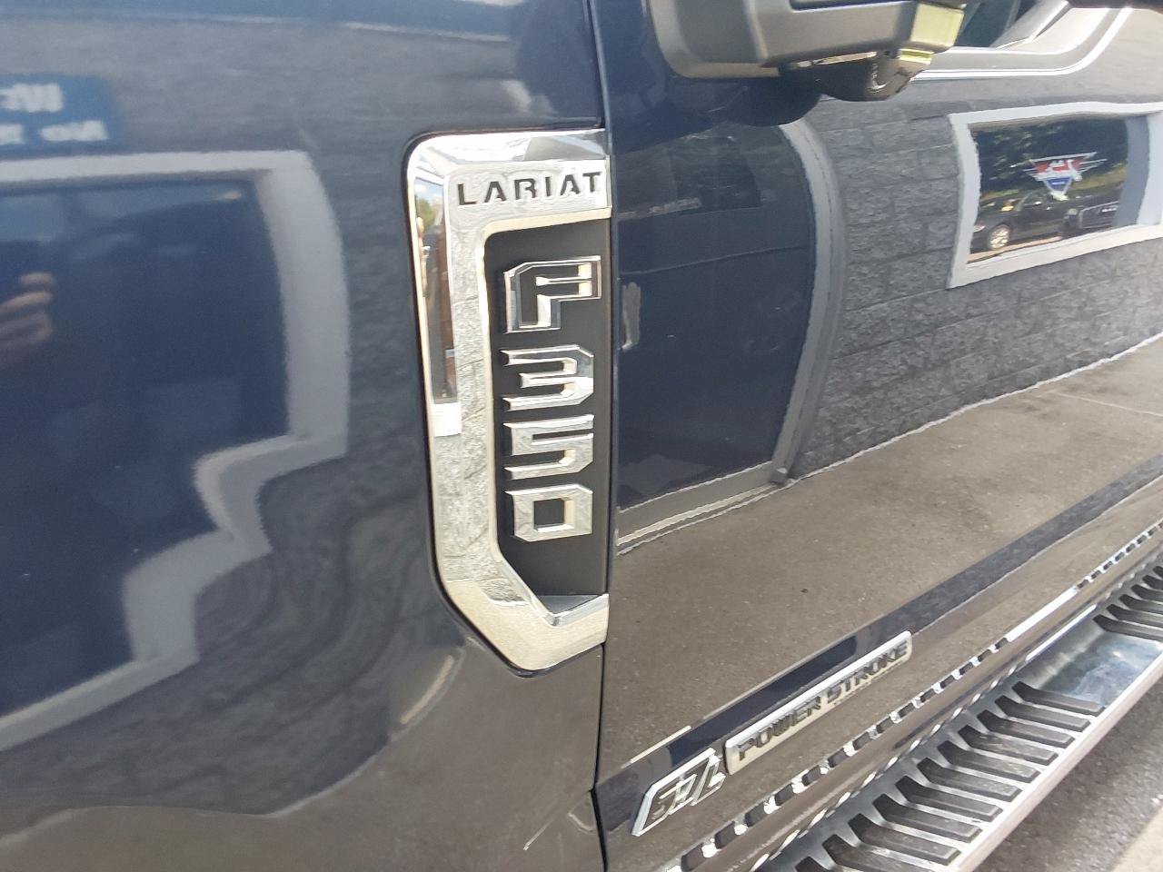 Used 2017 Ford F350 Lariat w/ Lariat Ultimate Package AWD/4WD image 13