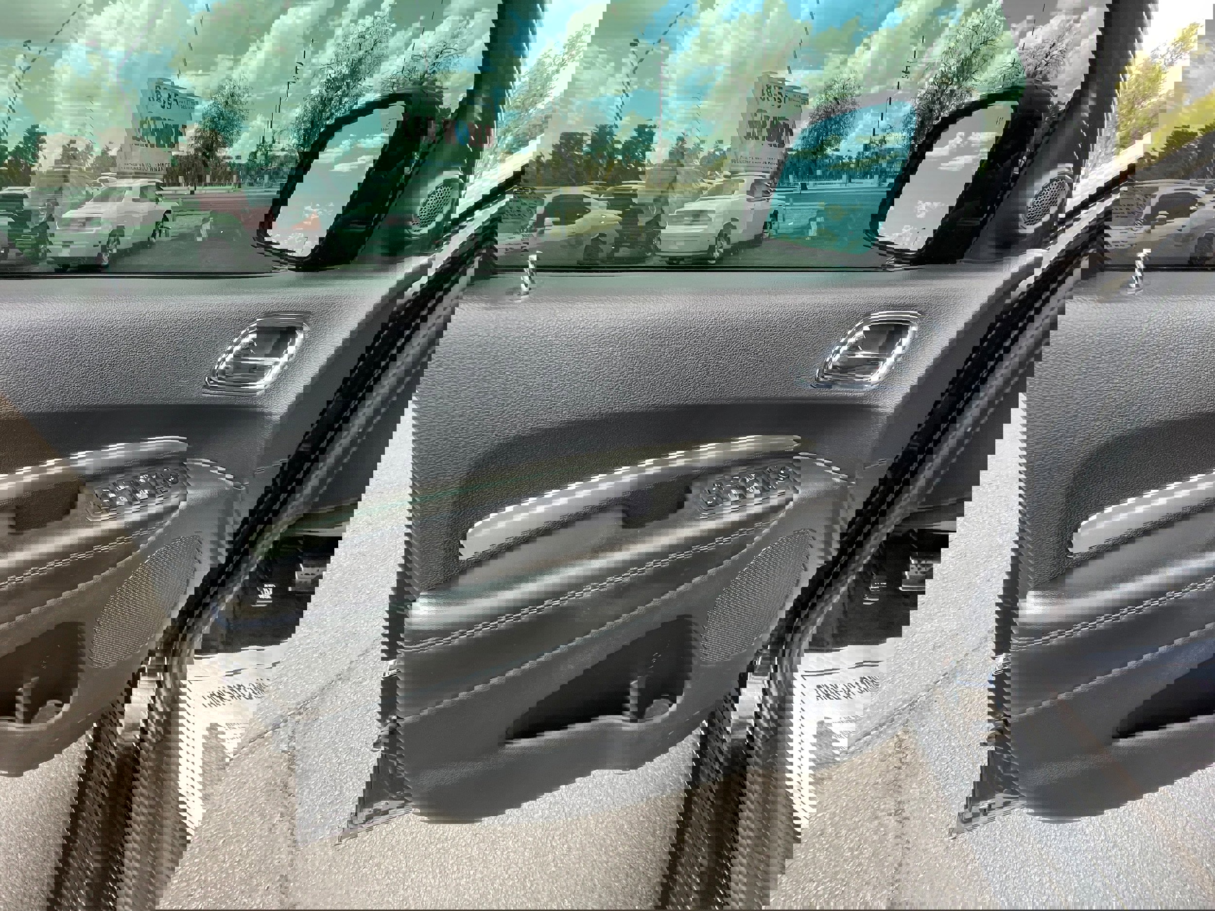 Used 2018 Dodge Durango SXT w/ Quick Order Package 2BB image 11