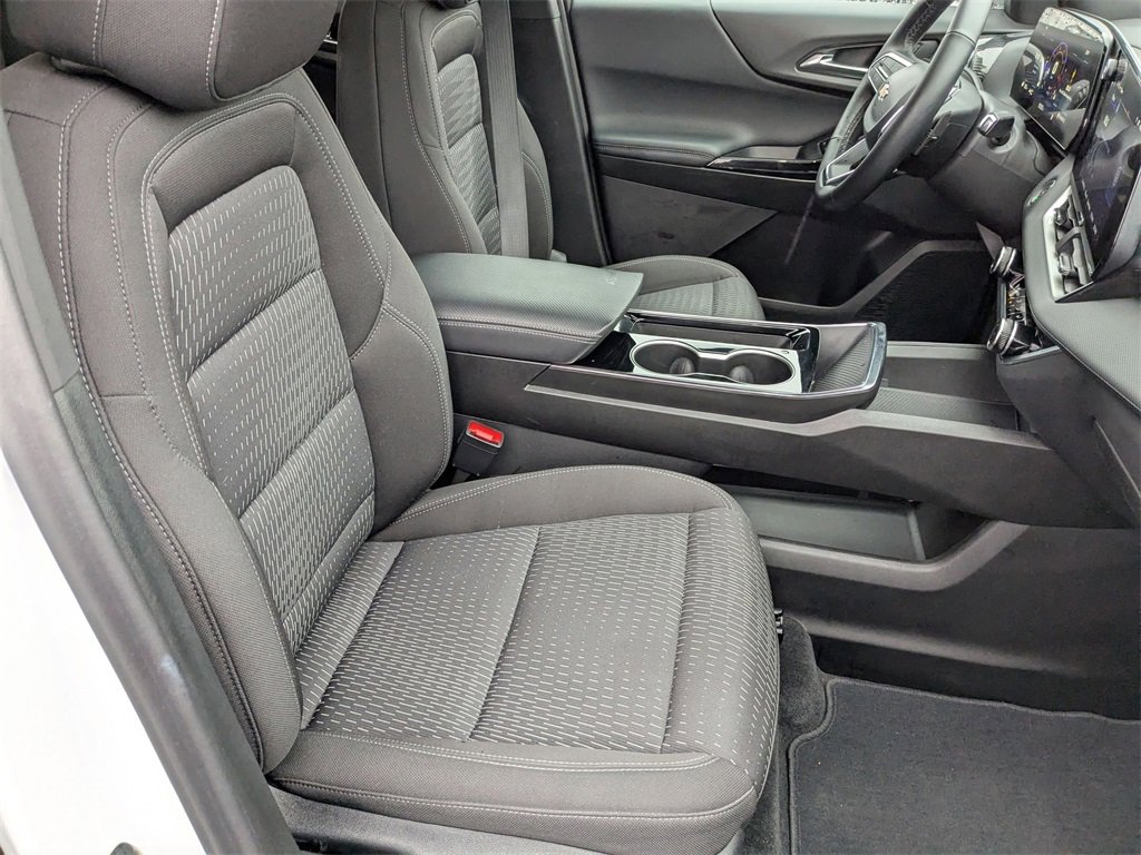 Used 2025 Chevrolet Equinox LT image 37