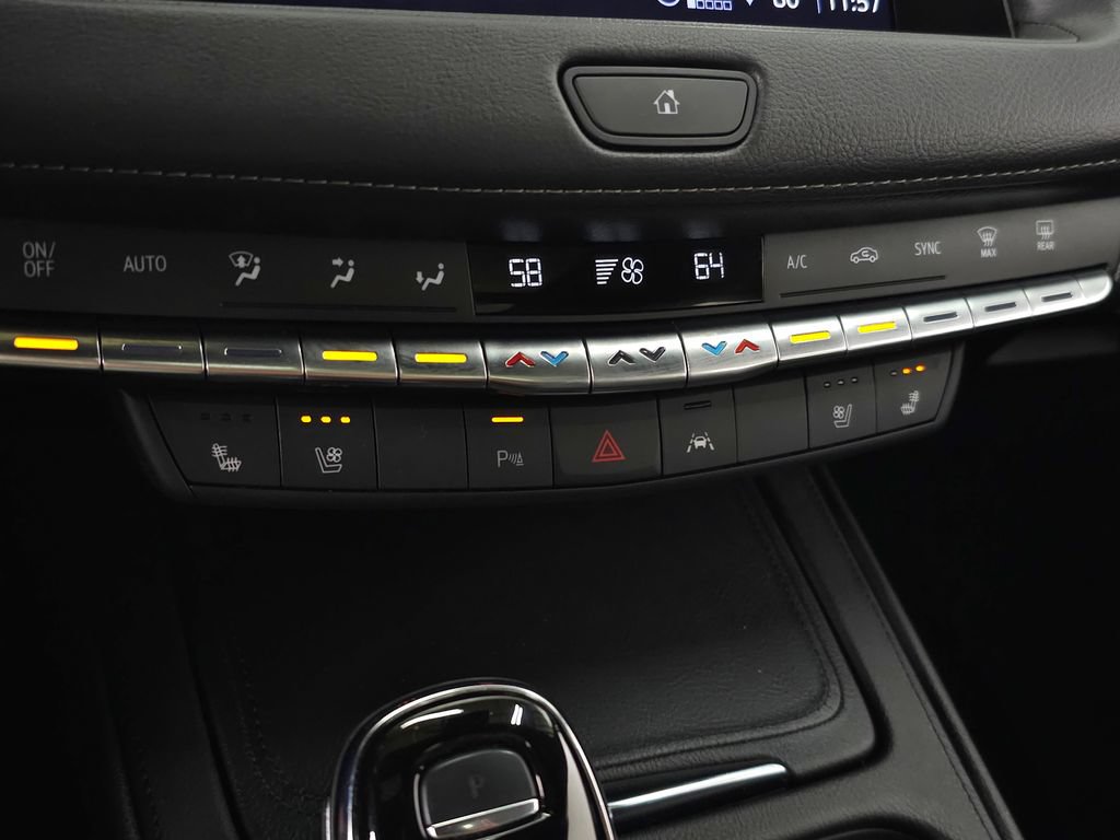 Used 2023 Cadillac XT4 Premium Luxury AWD/4WD image 31