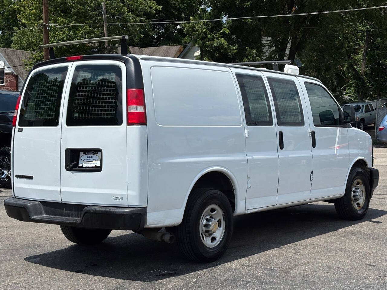 Used 2017 Chevrolet Express 2500 RWD image 8