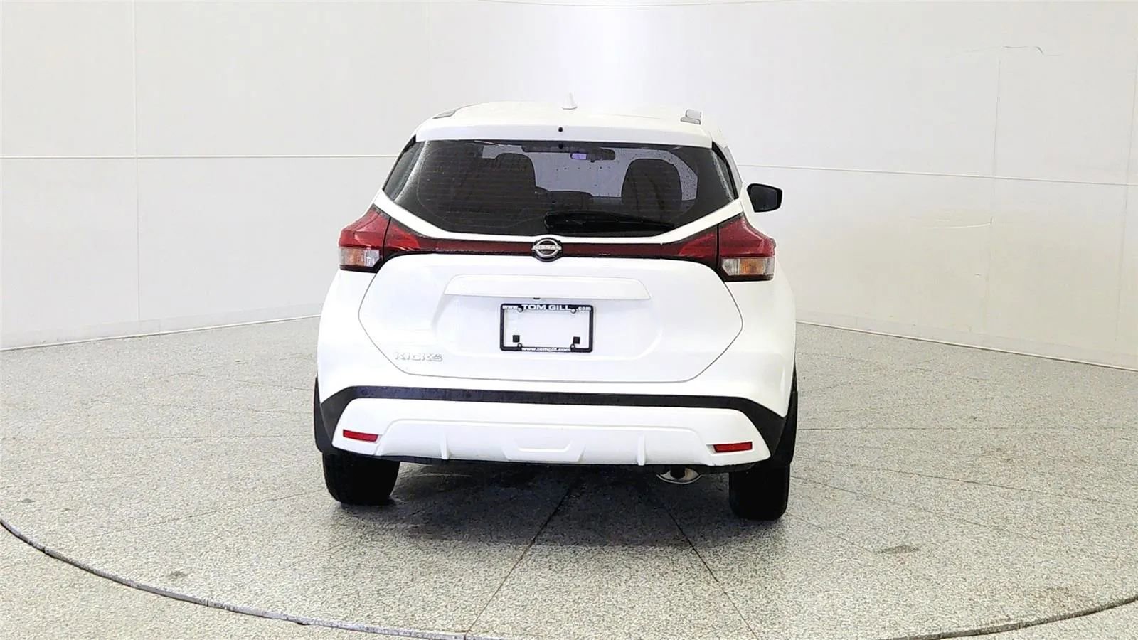 Used 2023 Nissan Kicks S FWD image 6