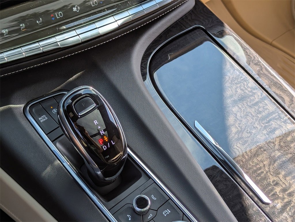 Used 2022 Cadillac Escalade Premium Luxury image 19