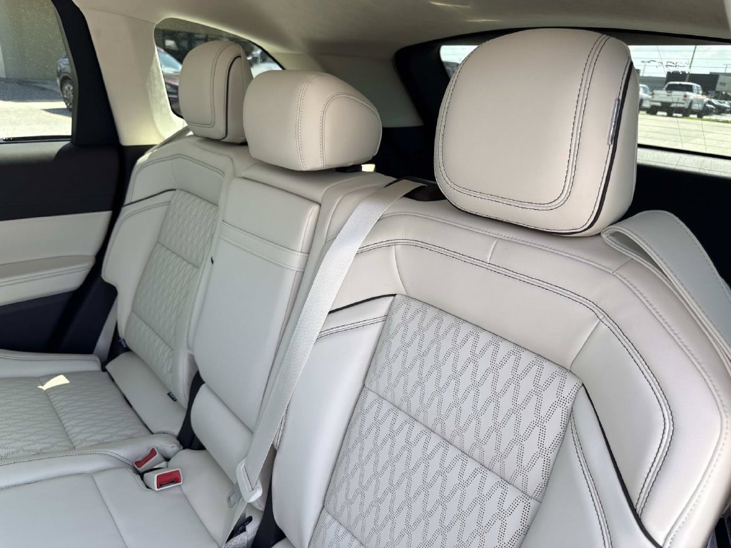 New 2026 Lincoln Nautilus Black Label AWD/4WD image 14