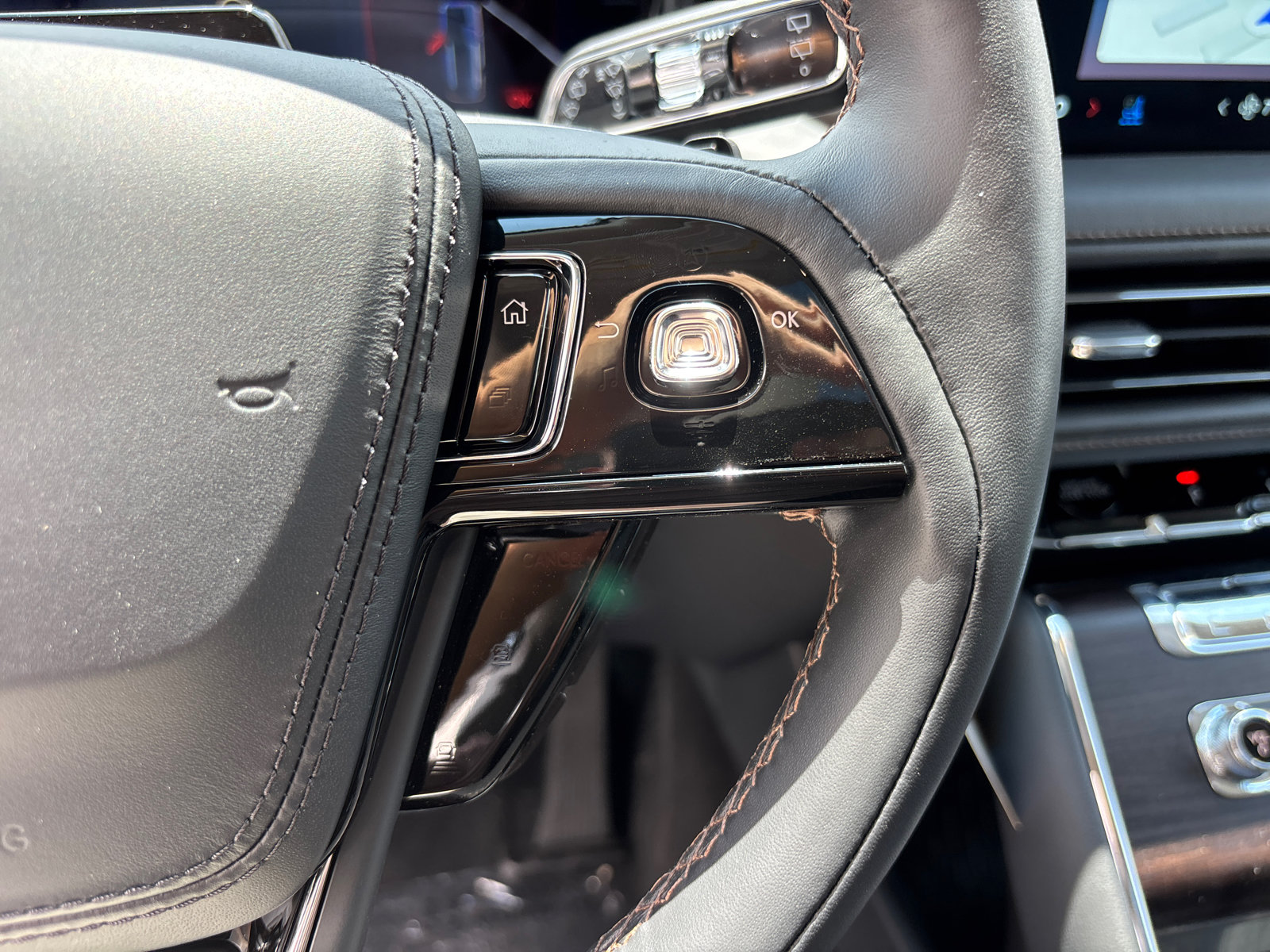 New 2026 Lincoln Aviator Reserve AWD/4WD image 18