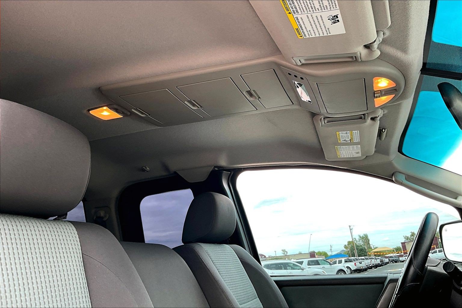 Used 2005 Nissan Titan SE RWD image 16