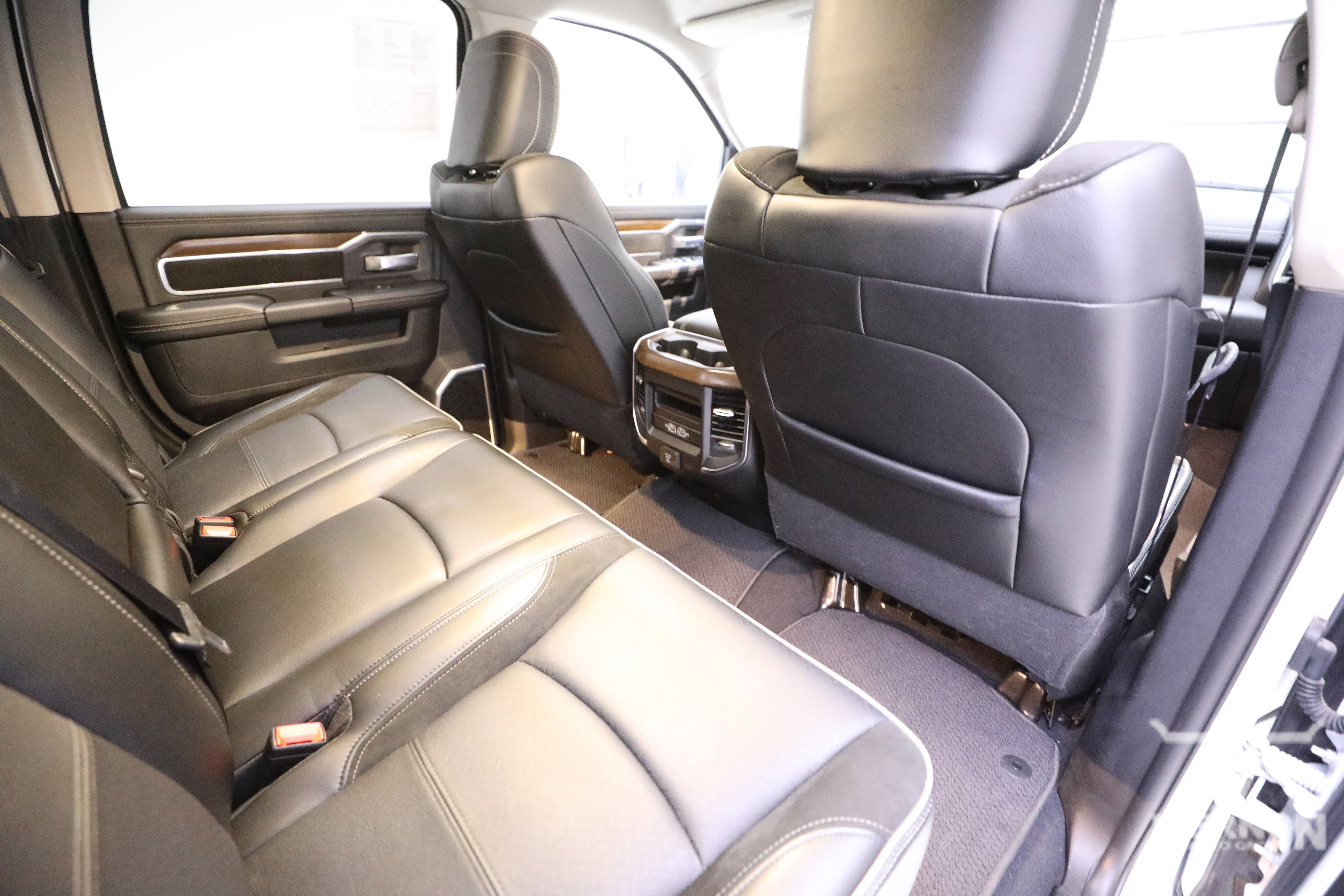 Used 2024 RAM 3500 Laramie w/ Chrome Bumper Package image 12