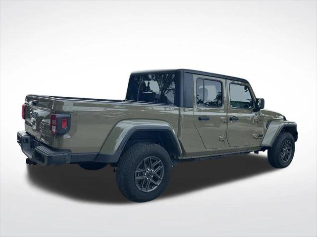 Certified 2025 Jeep Gladiator Sport AWD/4WD image 4
