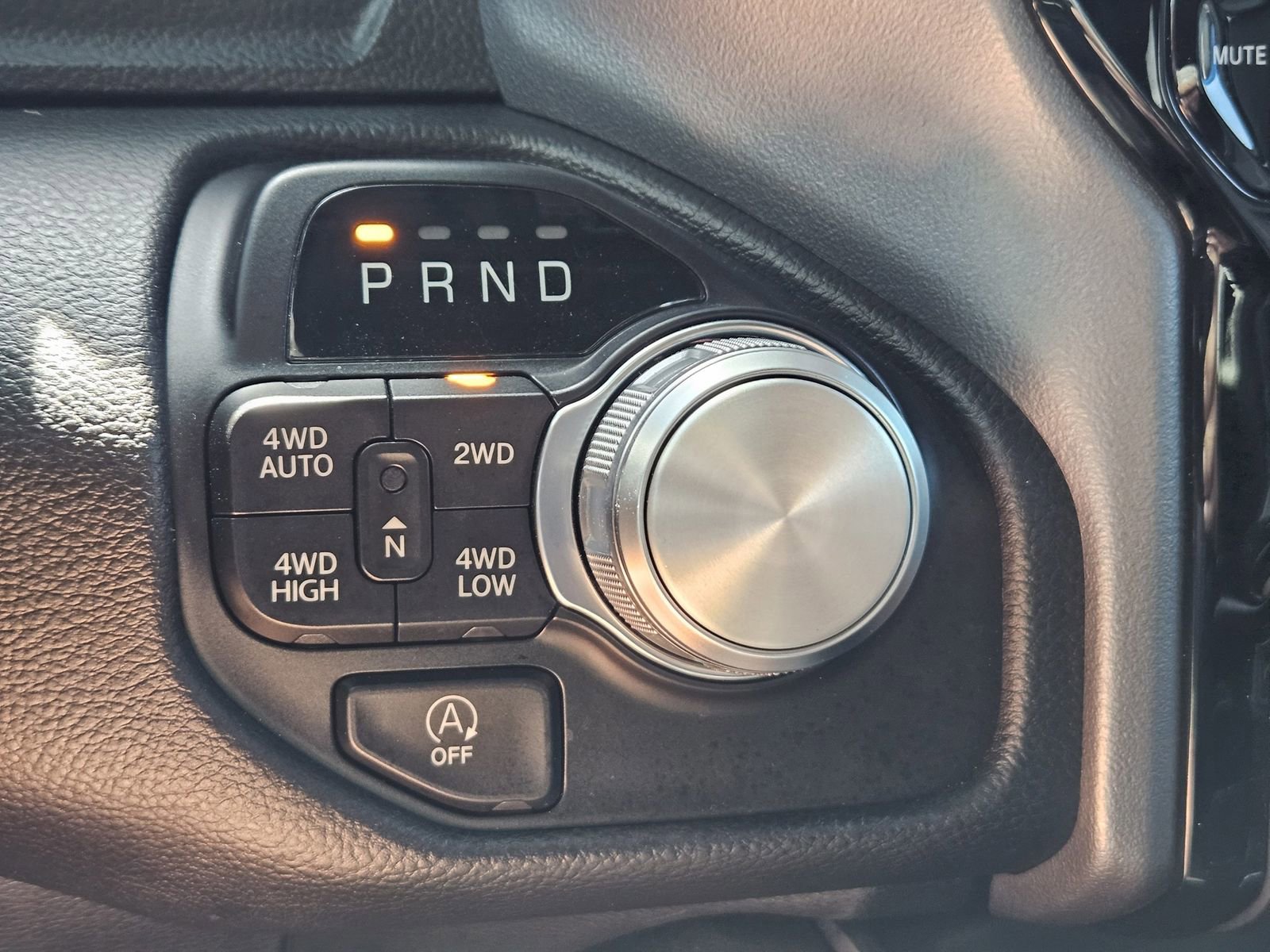 Used 2024 RAM 1500 Laramie AWD/4WD image 23