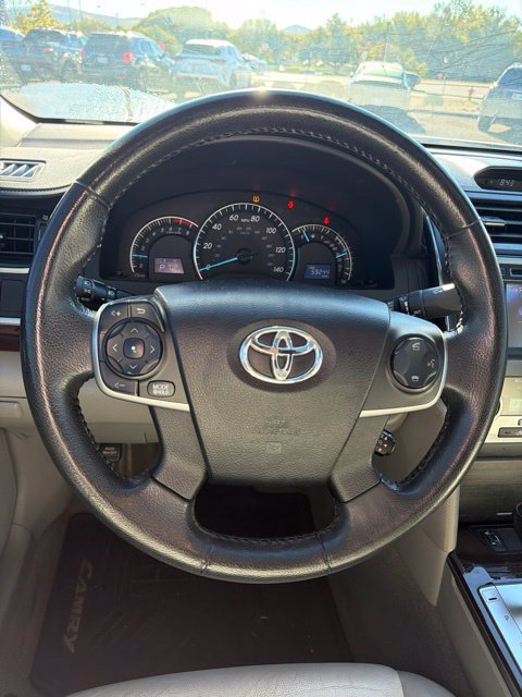 Used 2012 Toyota Camry XLE w/ Leather Pkg FWD image 15