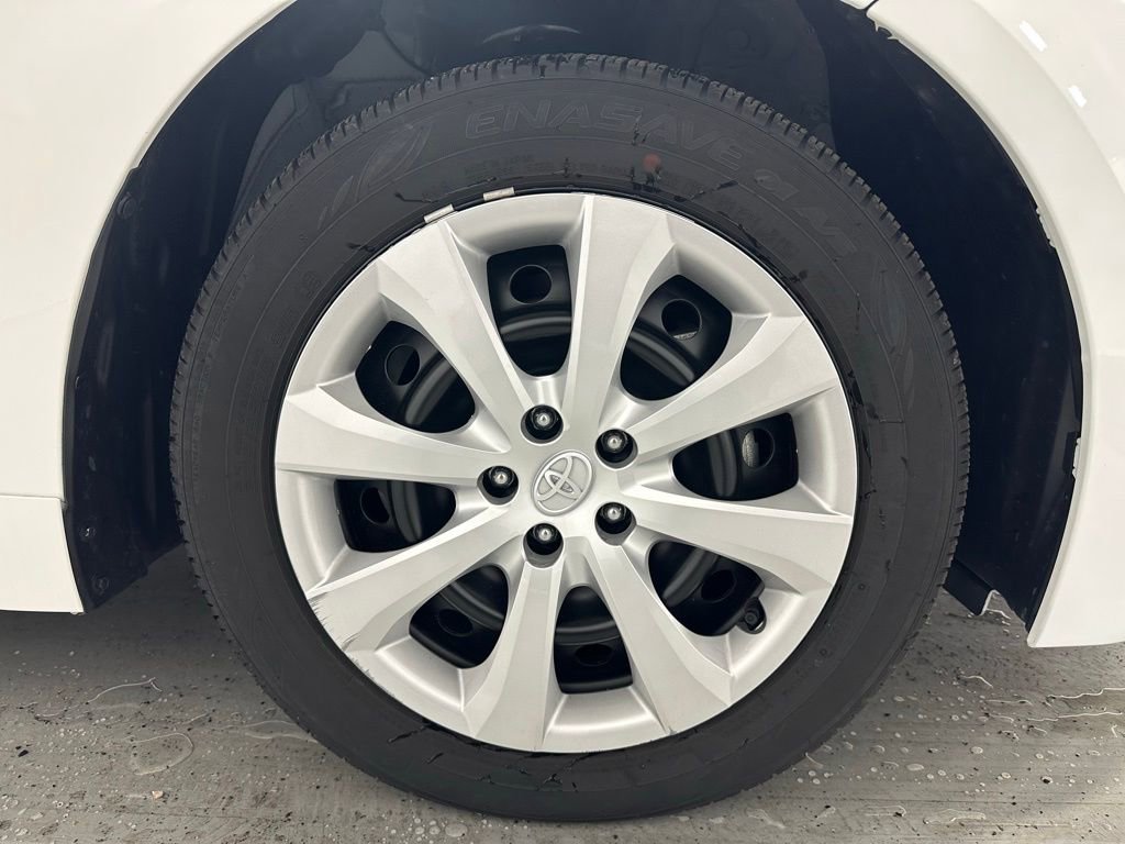 Used 2025 Toyota Corolla LE image 60
