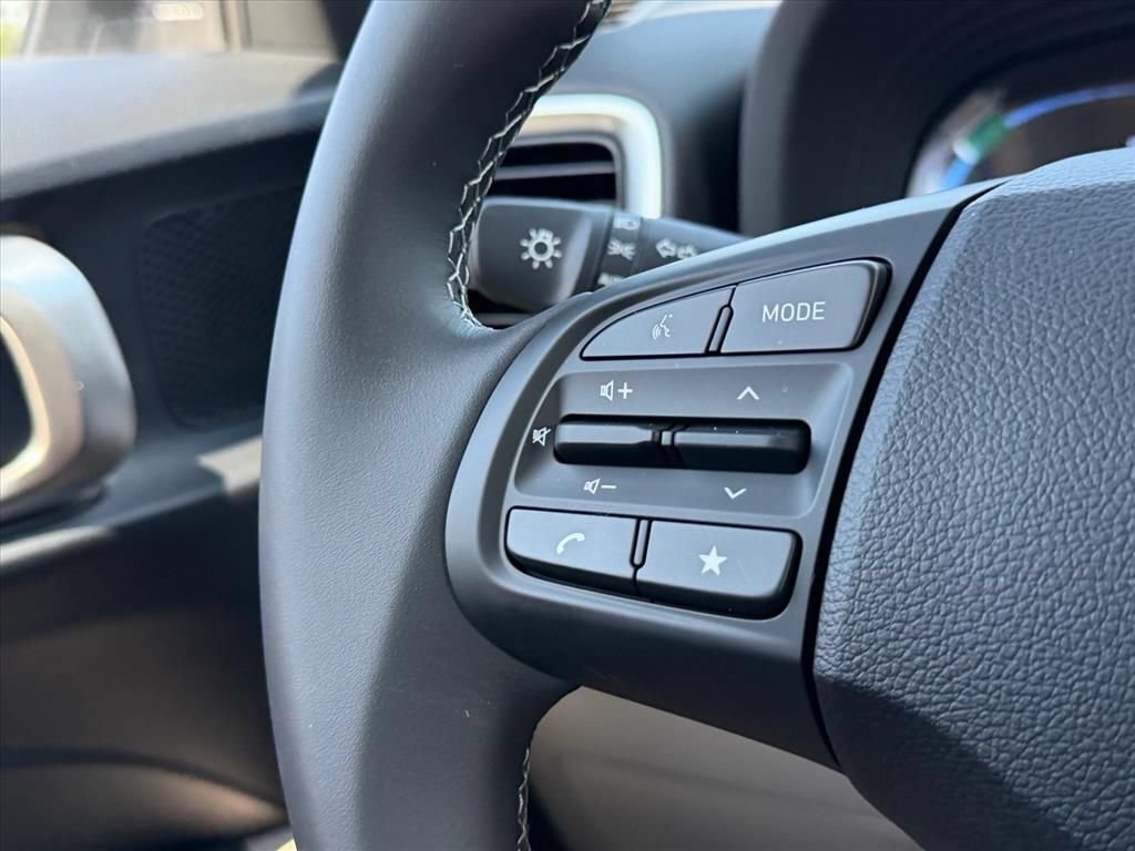 New 2026 Hyundai Venue SEL FWD image 17