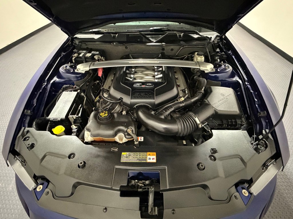 Used 2012 Ford Mustang GT Premium image 15