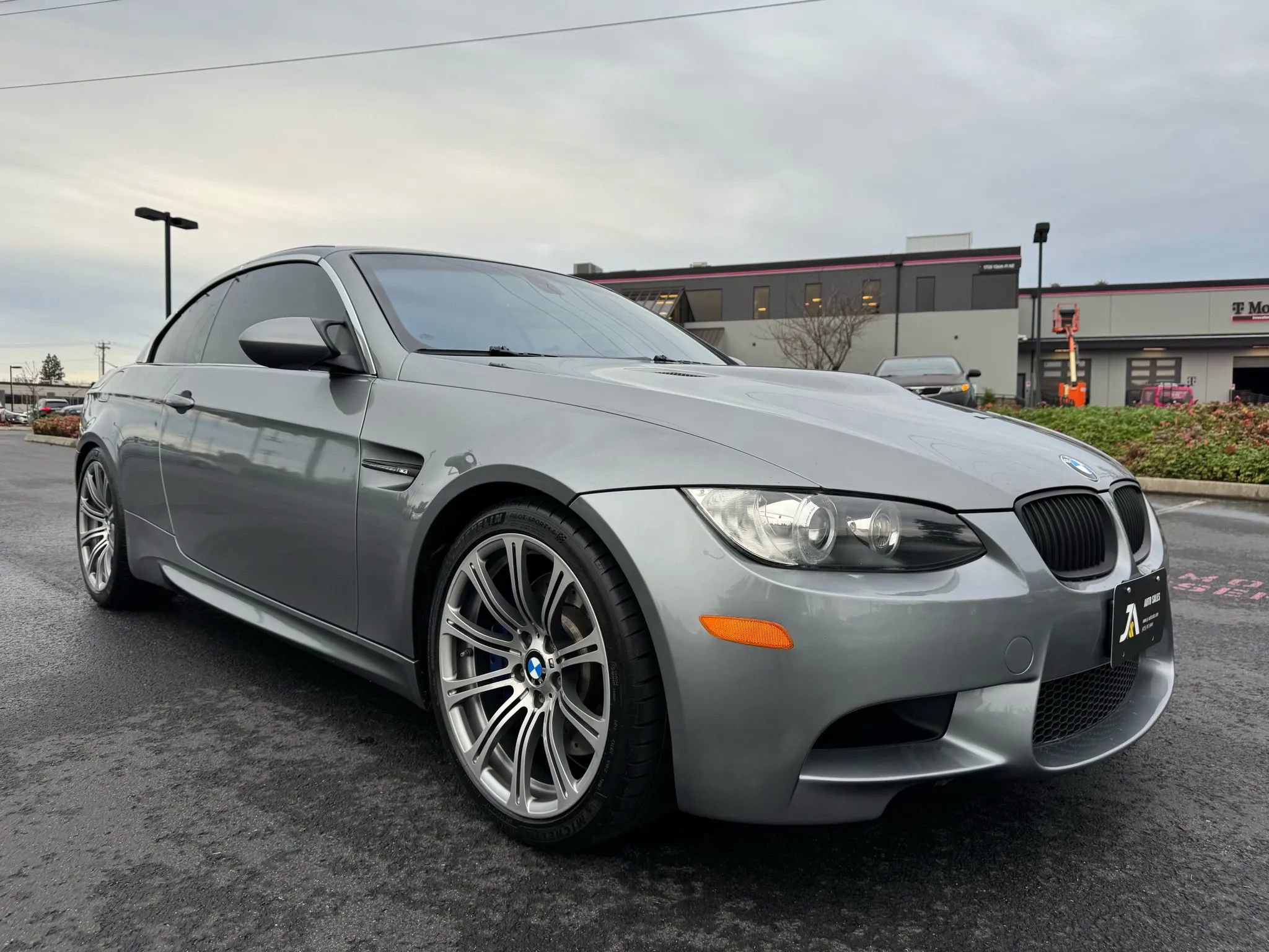Used 2009 BMW M3 Convertible image 2