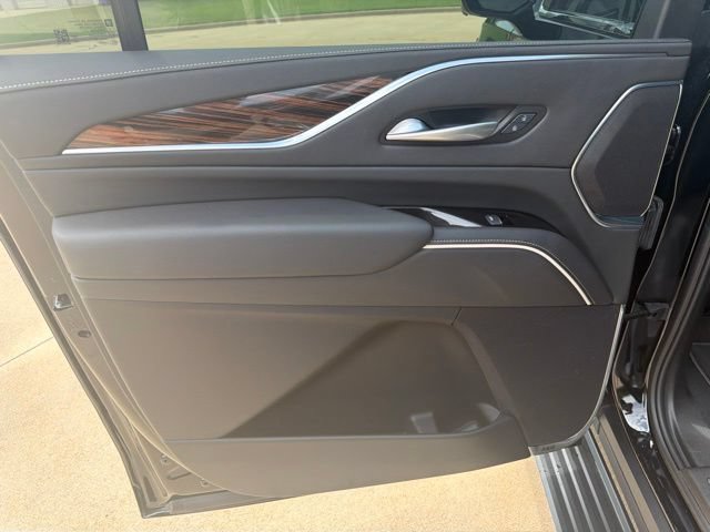 Certified 2024 Cadillac Escalade ESV Premium Luxury w/ Performance Package AWD/4WD image 20