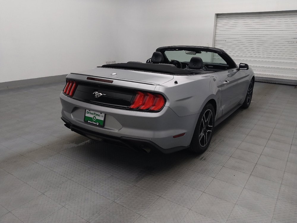 Used 2022 Ford Mustang Premium RWD image 9