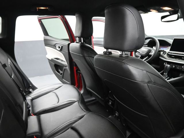 Used 2025 Jeep Compass Limited image 21