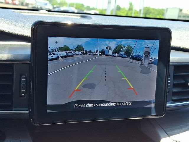 Certified 2022 Ford Explorer XLT w/ Equipment Group 202A AWD/4WD image 17