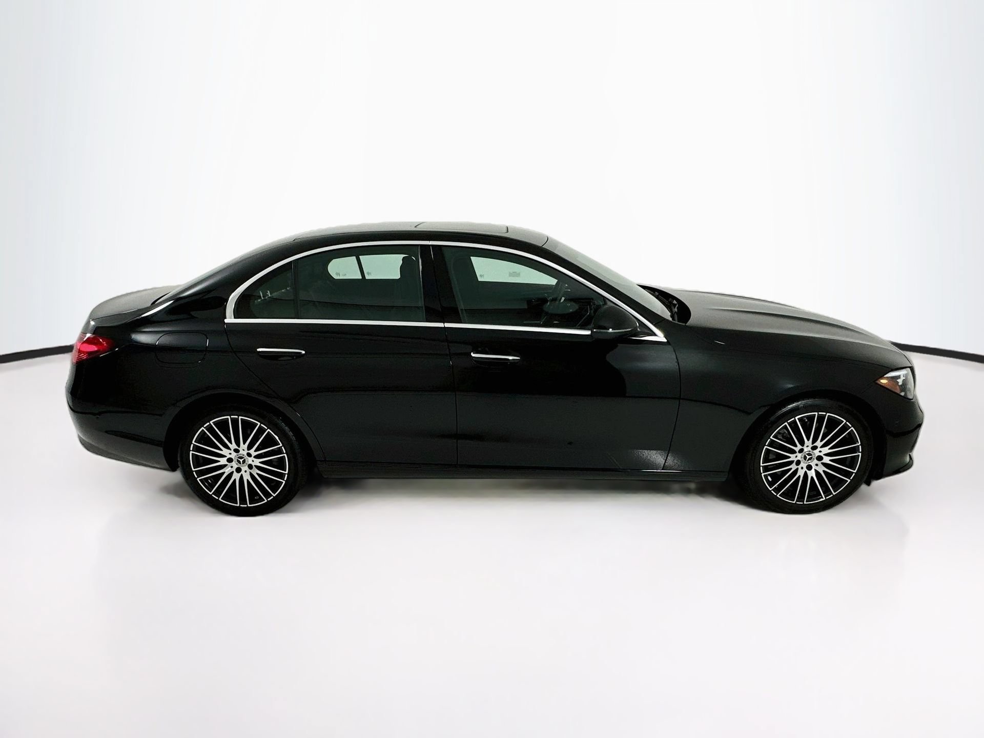 Used 2024 Mercedes-Benz C 300 Sedan image 9