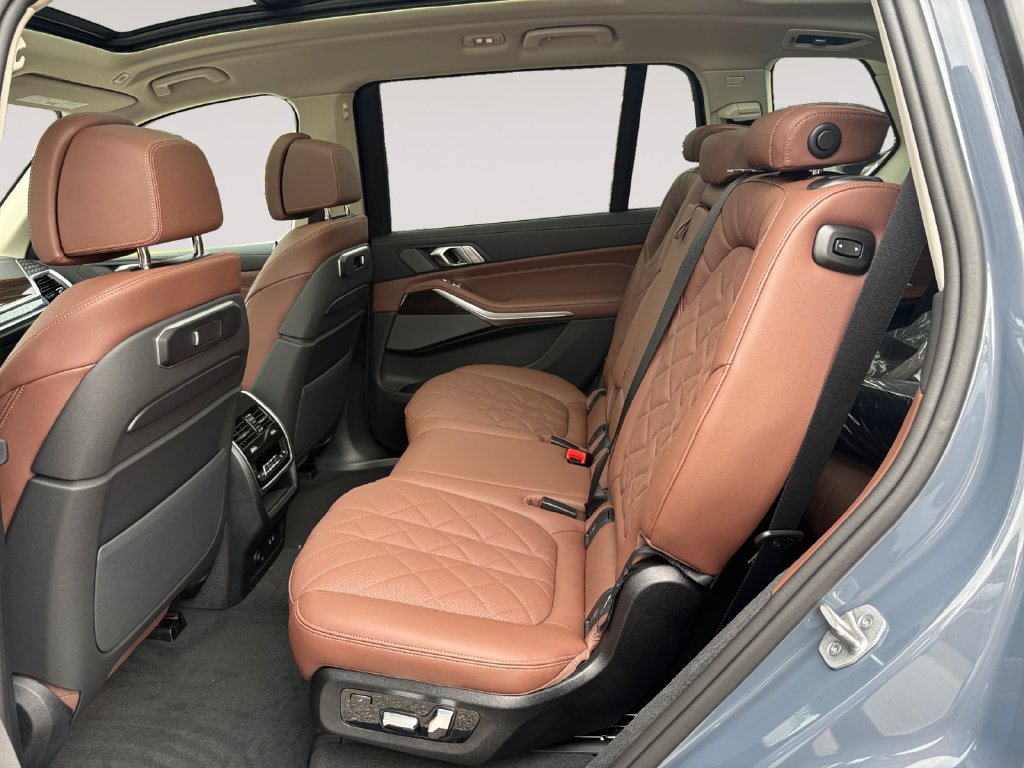 New 2027 BMW X7 xDrive40i AWD/4WD image 13