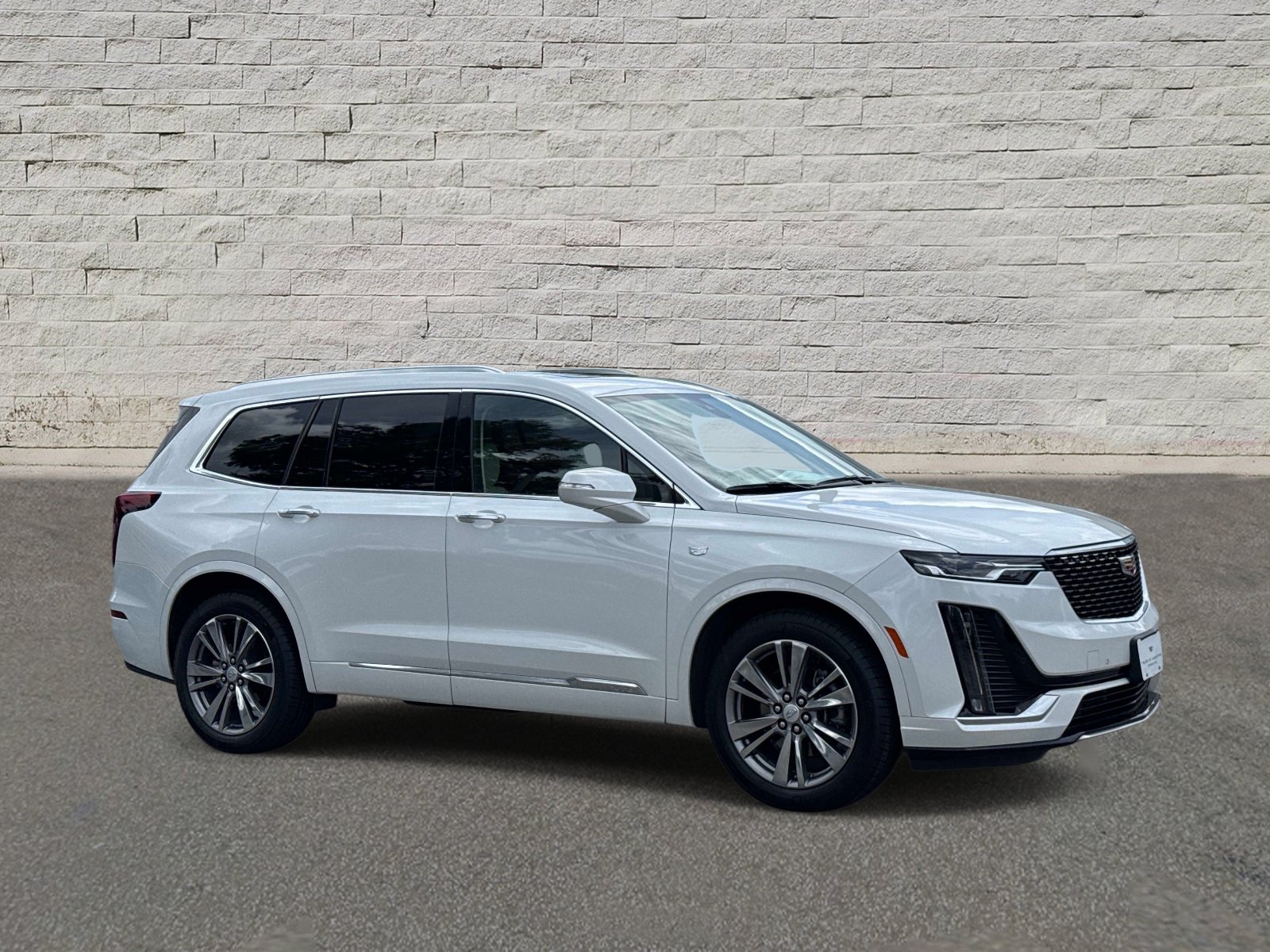 Used 2024 Cadillac XT6 Premium Luxury FWD image 6