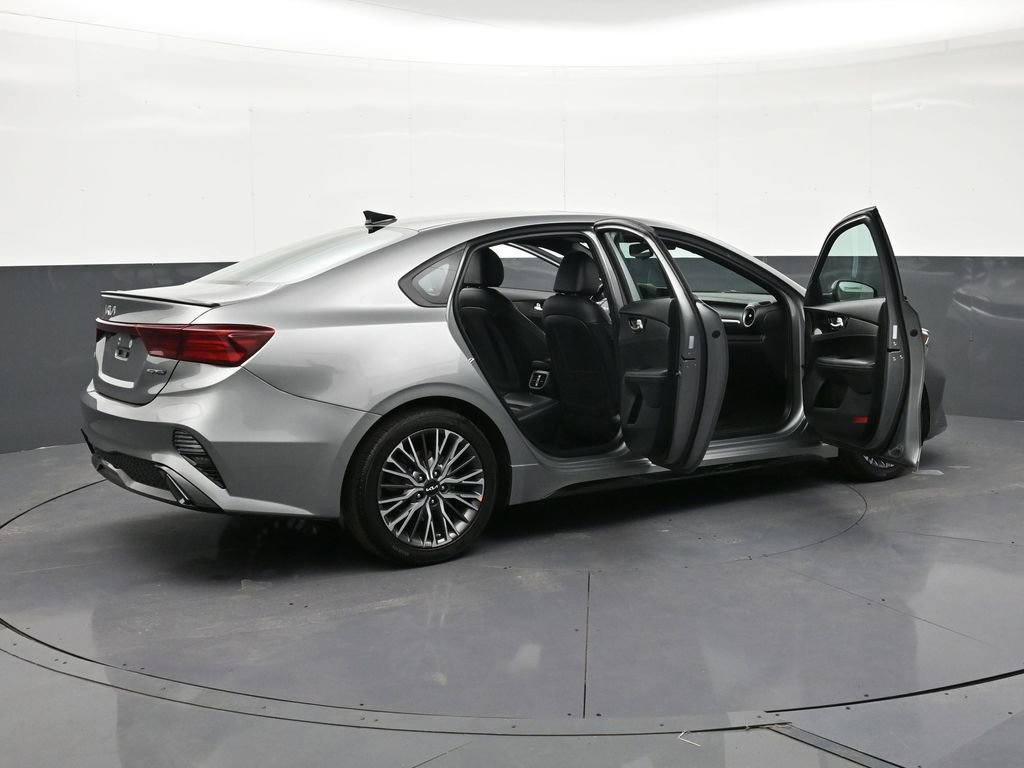 Used 2022 Kia Forte GT-Line w/ GT-Line Premium Package image 32