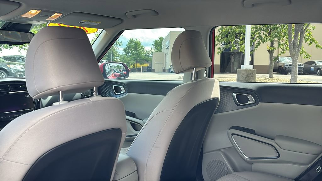Used 2022 Kia Soul S FWD image 32