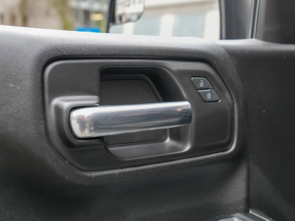 Used 2019 Chevrolet Silverado 1500 Custom Trail Boss w/ Custom Convenience Package AWD/4WD image 18