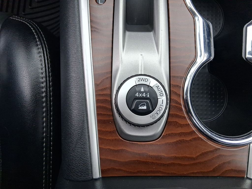 Used 2020 Nissan Pathfinder Platinum image 18