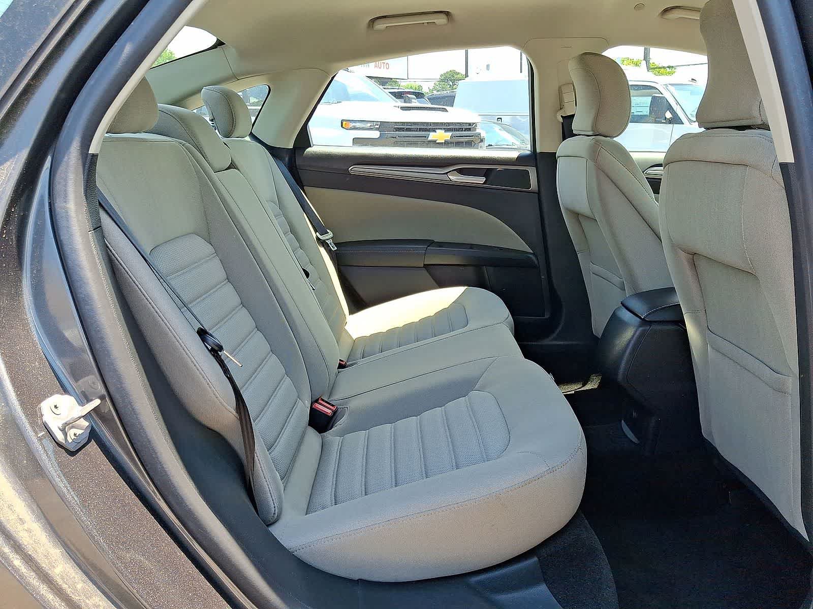 Used 2018 Ford Fusion S FWD image 30