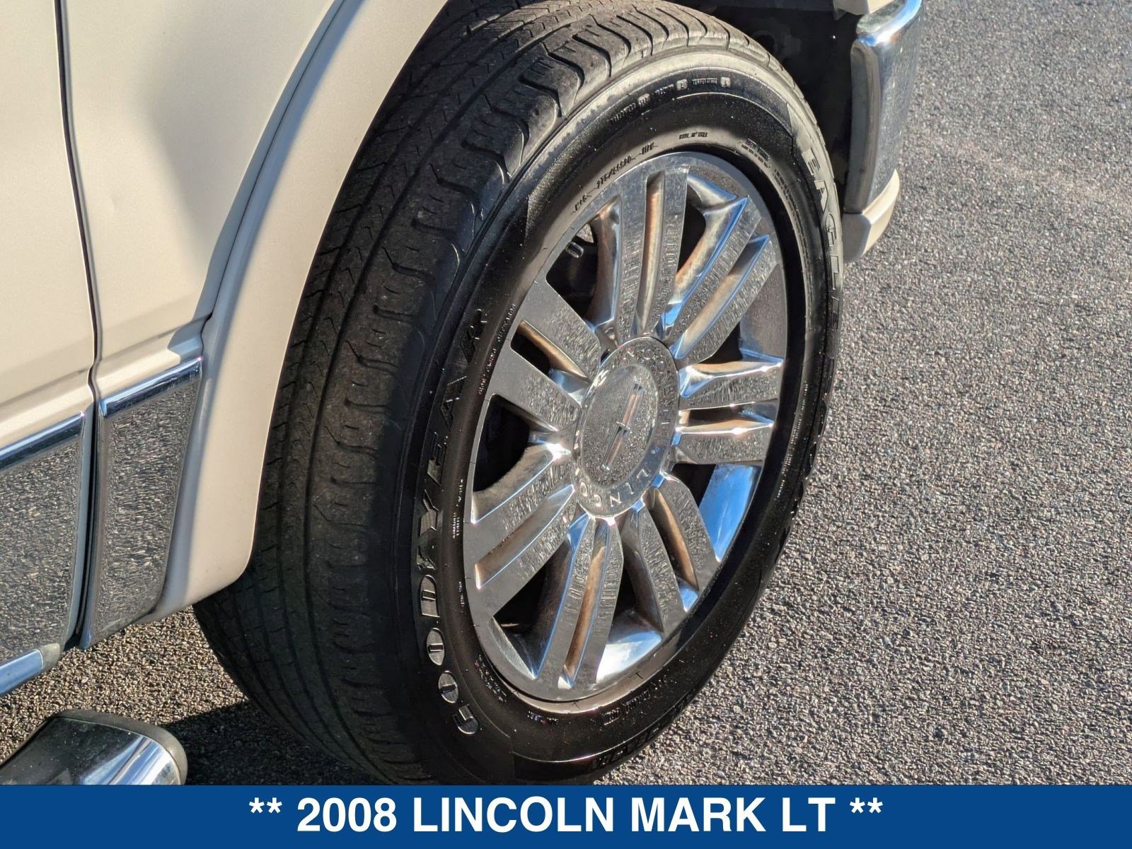Used 2008 Lincoln Mark LT 4x4 image 12