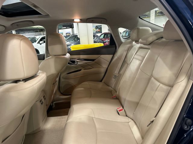 Used 2019 INFINITI Q70 Luxe w/ Proactive Package image 23